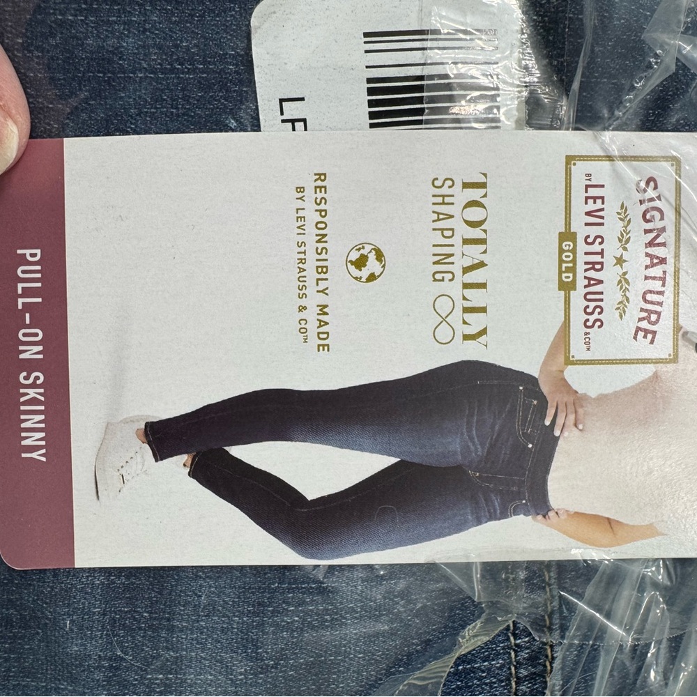 Signature by Levi Strauss Dark Blue Skinny Jeans